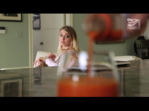 ❤️ பெரிய மார்பகங்கள் மற்றும் இறுக்கமான புஸ்ஸி கொண்ட சூடான பெண் தோல்வியுற்றவரிடமிருந்து சேவல் பெறுகிறார், ஆனால் மிகவும் கடினமாக உள்ளது ❤️  பாலியல்  எங்களிடம்